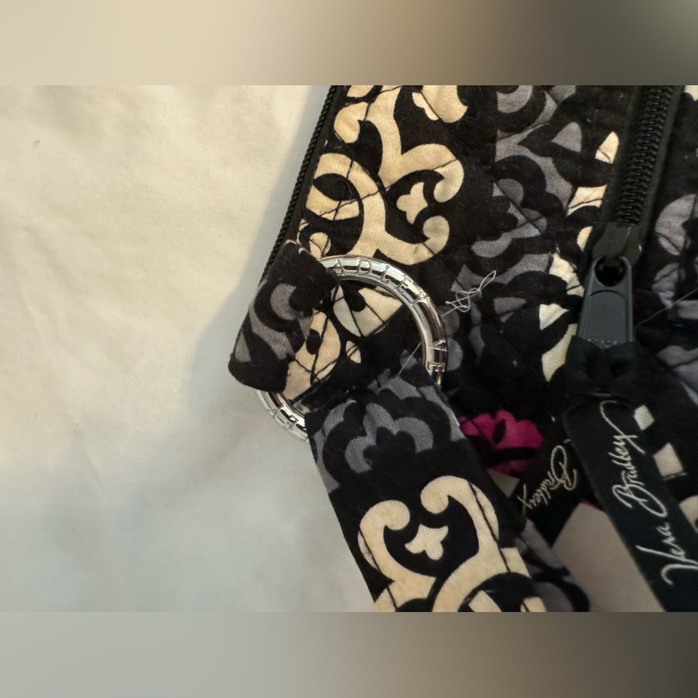 Vera Bradley Crossbody Pocketbook - Picture 5 of 10